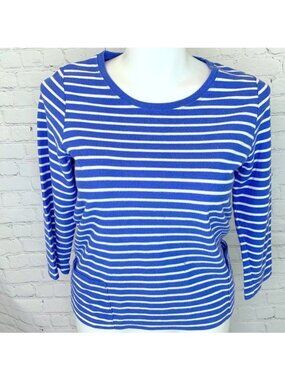 PRETTY BLUE & WHITE STRIPE ONQUE SPORT 3/4 SLEEVE TOP w/ POCKETS - LARGE